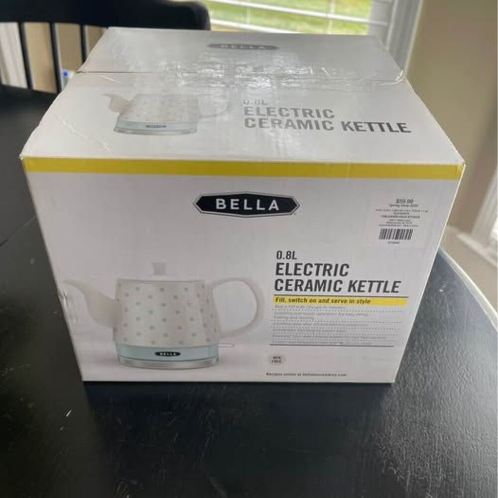 Bella Polka Dot Electric Kettle New in Box